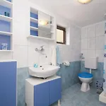 Vacation Home, Two Bedroom With Sea View Сasa de vacaciones *