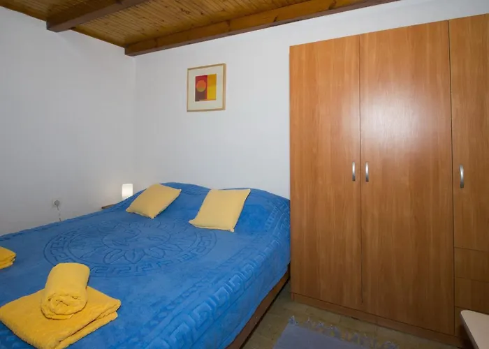 Planika - Two Bedroom With Terrace And Sea View Nyaraló *