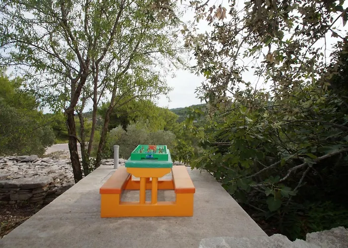 Planika - Two Bedroom With Terrace And Sea View Nyaraló *