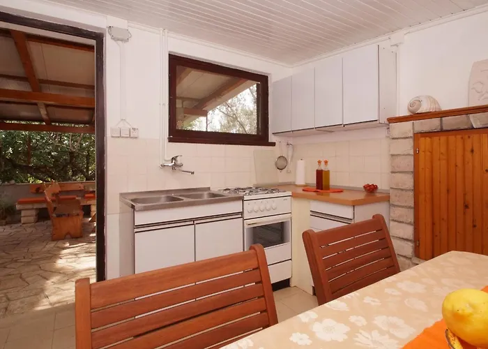 Planika - Two Bedroom With Terrace And Sea View